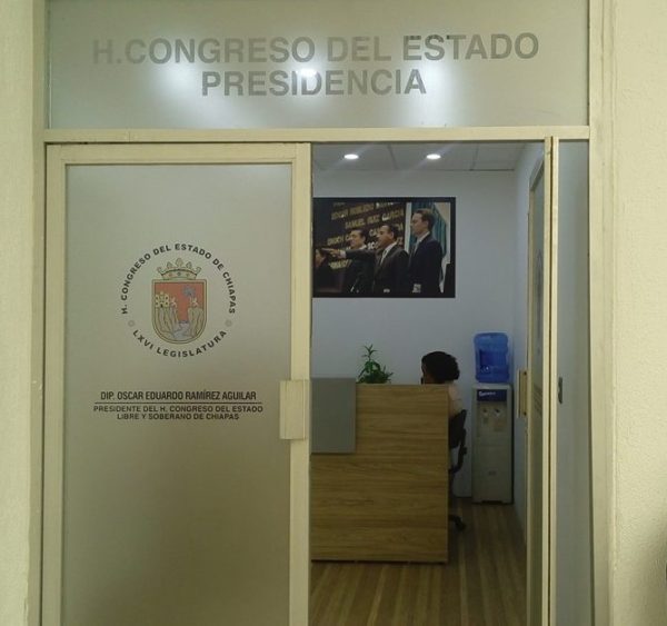 La oficina de la presidencia de la mesa directiva del Congreso del Estado fue remodelada con recursos públicos. 