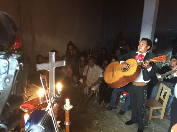 Con mariachi despiden al alcalde asesinado el sábado