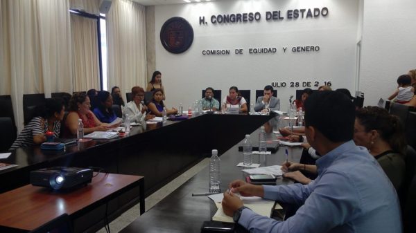 Reunión de las regidoras y sindicas municipales con la Comisión de Equidad y Género del Congreso del Estado. Foto: Sandra de los Santos. 