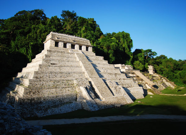  Templo de las Inscripciones. Zona Arqueológica de Palenque. Foto INAH.