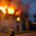 © Incendios que purifican todo. Dominio público. México, 2006