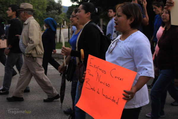 Durante la marcha, diferentes contingentes exigieron cárcel para Narciso Ruíz, dirigente de Almetrach.