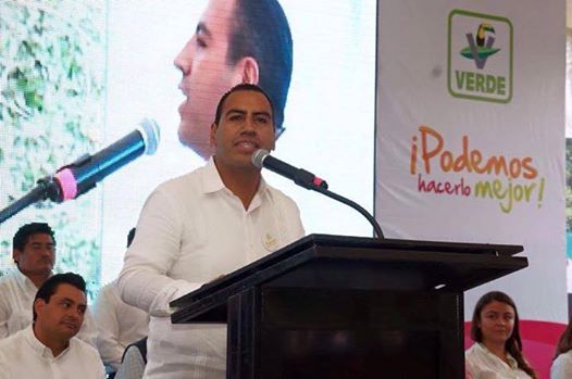 Eduardo Ramírez durante su discurso en el Consejo Político del PVEM en San Cristóbal de las Casas. 