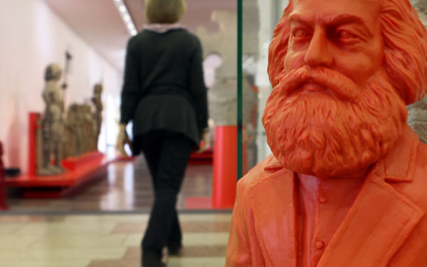 marx-statue