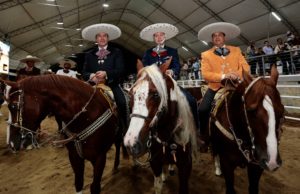 Moreno Valle de charro con Velasco Coello