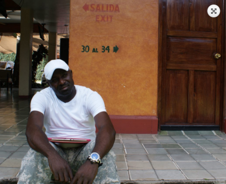 Después de ocho meses en un buque de carga, George Shenya llegó a Colombia, luego viajo otros cinco hasta en llegar a Tapachula, México. Foto: Manuel Ureste