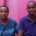 Ismael de Somalia, y su amigo Hash de Eritrea, en el Hotel Palafox. "No sé si mi familia está viva o muerta", dice Ismael. Foto: Manuel Ureste