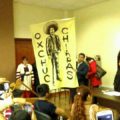 El alcalde Oscar Gómez López y su estandarte de lucha