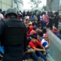 Detienen a 236 normalistas, son señalados ahora de daños, robo y pandillerismo Los detenidos