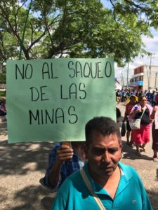 A finales del mes de junio del presente año apareció, de manera pública, una carta signada por científicos sociales mexicanos, y de otras nacionalidades, donde mostraban su solidaridad con el “pueblo zoque de Chiapas en contra de los hidrocarburos”.  