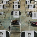 ¿Dónde están? era la pregunta de cada una de las 43 sillas puestas en la plaza cívica de Humanidades.
Foto: Andrés Domínguez  
