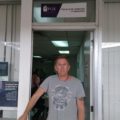 Rainer Hangenbusch hermano de Holger, el ciclista Alemán fallecido en el tramo San Cristóbal de las Casas - Ocosingo, acudió este miércoles a las oficinas de la Fiscalía de Homicidio y Feminicidio de la Fiscalía General del Estado (FGE). 