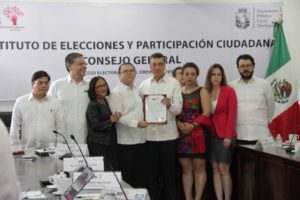 Su nombre es José Antonio Aguilar Castillejos y estará a cargo de la coordinación de las disímbolas dependencias federales radicadas en Chiapas. Será un vicegobernador con mucho poder entre manos, capaz de ejercer una supervisoría implacable, y abrir con su llave mágica el flujo de los caudales públicos.