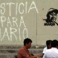 Periodistas protestan con sala de redacción frente Palacio de Gobierno, exigen detención de autores intelecturales del asesinato de Mario Gómez - FOTO - APECOCH (16)