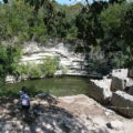 700px-Cenote_Xtoloc_en_Chichén_Itzá