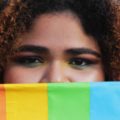Con el arcoíris pintado en los ojos joven marcha por el orgullo.

Foto: Joselin Zamora