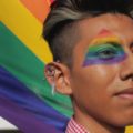 Para exigir un alto a los crímenes de odio la comunidad gay de Chiapas marcha por la avenida central de Tuxtla Gutiérrez 

Foto: Joselin Zamora
