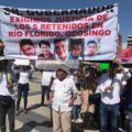 Marcha de familias de los cinco policías retenidos  en Río Florido. 