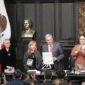 Rosario Ibarra pone medalla Belisario Domínguez a “custodia” de AMLO