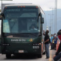 t-Tierras-Pietras-Ayotzinapa-ordeñan.jpg: Chilpancingo, Guerrero 9 de noviembre del 2014//Alumnos de la Normal Rural de Ayotzinapa instalaron un reten al norte de la ciudad en el crucero conocido como Tierras Prietas, donde autobuses, camiones de carga y pipas de gas y gasolina, fueron detenidas para ser ordeñadas por los normalistas. Foto: Jessica Torres Barrera