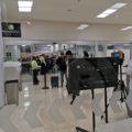 Fue hasta la segunda semana de marzo que iniciaron los filtros sanitarios en el aeropuerto. Foto: Cortesía