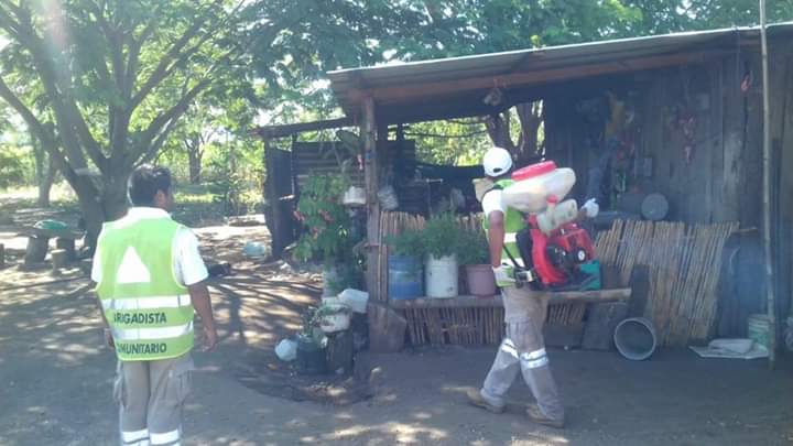 Impiden entrada a fumigadores de dengue por rumor de que esparcerían el  Covid-19 en Venustiano Carranza | Chiapasparalelo