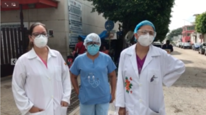 Después de tres meses de conferencias diarias sobre la contingencia provocada por el coronavirus, el secretario de Salud en Chiapas, José Manuel Cruz Castellanos decidió apagar los micrófonos y dedicarse al “barrido” de colonias y pueblos en la entidad para “encontrar” contagiados de la enfermedad.
