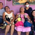 Ixtaltepecanas elaboran muñecas de trapo como semillas de paz y contra feminicidios