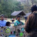 En el modelo de educación autónomo zapatista, las instituciones educativas son lideradas por las familias de las comunidades. Cortesía: Zapatista Org.