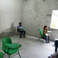 Un grupo integrado por normalistas y profesionales en materia de educación, se organizaron para brindar asesorías y clases de regularización a niños y niñas de preescolar y primaria. Foto: Cortesía