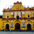 Iglesia de Santo Domingo, también llamada Templo de la Caridad, es una de las máximas expresiones del barroco chiapaneco. Cortesía Vive San Cristóbal.