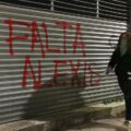 A su paso, mujeres del contingente realizaron pintas en las calles y a las afueras del Congreso de Chiapas. Fotos: Adriana Santos y Yessica Morales.