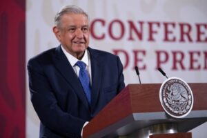 A primera vista, no pareciera existir en el discurso del presidente Obrador destello alguno de pensamiento religioso, pero observando los detalles uno podría encontrar reiteradas invocaciones a la instauración de un credo o algo semejante.