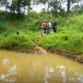 En Las Margaritas, por 20 litros de agua caminan 40 minutos.