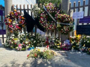 Durante la semana transcurrida, parte de quienes integramos la comunidad de la Universidad Autónoma de Chiapas (UNACH), mantuvimos diálogos, en medio de un paro estudiantil, en memoria de Mariana Sánchez Dávalos, estudiante de medicina, a la que posiblemente asesinaron en Nueva Palestina.