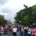 Amanece bloqueado tramo carretero Tonala-Tapachula por pobladores de la franja costera para exigir la apertura de las Playas.. Cortesía: Nataniel Hernández.