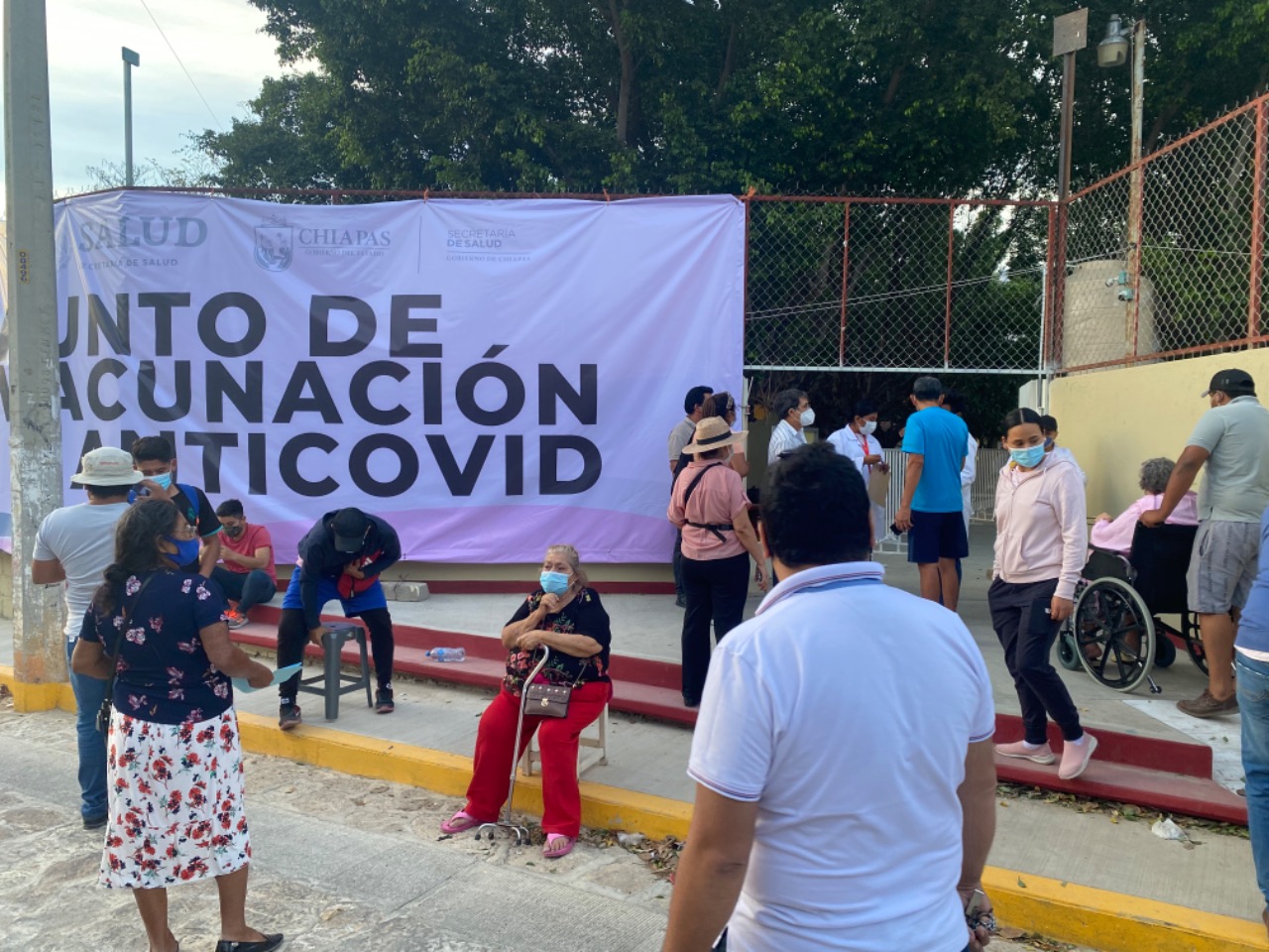 En Chiapas, la baja cobertura de la vacunación está relacionada con los registros oficiales acerca de la enfermedad Covid-19, que según el Gobierno estatal ha dejado 12 202 casos acumulados confirmados y 1 554 personas muertas.