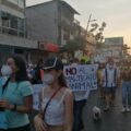Personas marchan en contra del maltrato animal. Foto: Yessica Morales.
