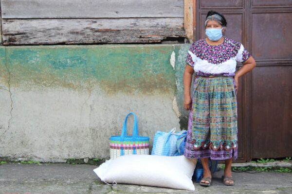 En este contexto de añejas luchas, de soportar la represión extrema, el pueblo de Guatemala busca hoy, a través de las urnas, luchando contra la poderosa oligarquía local y el Imperio, que se respete su voluntad de vivir en paz y de que no se les niegue el derecho a desarrollarse como la propia sociedad lo decida.