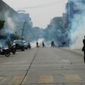 Policía desaloja a normalistas; exigen emisión de nueva convocatoria de ingreso