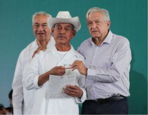 Los festejos del tercer aniversario del triunfo de Morena en las elecciones del 2018 que llevó a la presidencia a López Obrador, parecen haber sido una cubetada de agua fría a un tema que resulta revelador de la guerra mediática que se ha desatado contra este gobierno.
