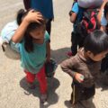 Niños y niñas desplazadas en las comunidades de Chenalhó por los sicarios de Pantelhó. Cortesía:  Nachito Abeja Tacho/Facebook