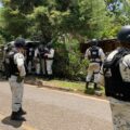 Guardia Nacional custodiando el acceso a Pantelhó.
Foto: Isaín Mandujano 