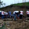 Tres menores de edad y una persona adulta mayor fueron sepultados por un deslizamiento de ladera. Imagen: Captura de pantalla.