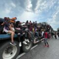 Migrantes se enfrentan ante un sistema migratorio colapsado. Foto: Ángeles Mariscal