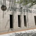 Gobierno de Texas ordena restringir el transporte de migrantes, jueza de El Paso frena disposición Gobierno de Texas orden restringir el transporte de migrantes, jueza de El Paso frena disposición