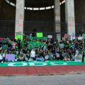 Feministas frente al Congreso del Estado al término de la marcha por la despenalización del aborto. Foto: Alma Martínez