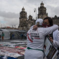 Martha Alicia Miranda y Sonia Hernández, madres de Javier de Jesús González Miranda y Daniel Hernández, respectivamente, acudieron la mañana del 30 de agosto a la concentración con motivo del Día Internacional de las Víctimas de Desapariciones Forzadas. Ambas pertenecen a dos colectivos: Una luz en el camino, en la Ciudad de México y Justicia y Dignidad del estado de Veracruz.