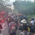 Caravana llegó a Mapastepec; INM culpó de irresponsables a líderes