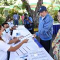 Daniel Ortega y Rosario Murillo tras votar en las cuestionadas elecciones que la oposición perseguida cataloga como "farsa". Foto de Presidencia.